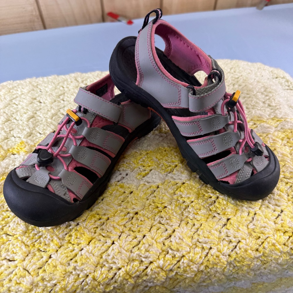 Keen Newport H2 Waterproof‎ Sport Sandals Grey Pink Womens 5 9209-NTGR like new